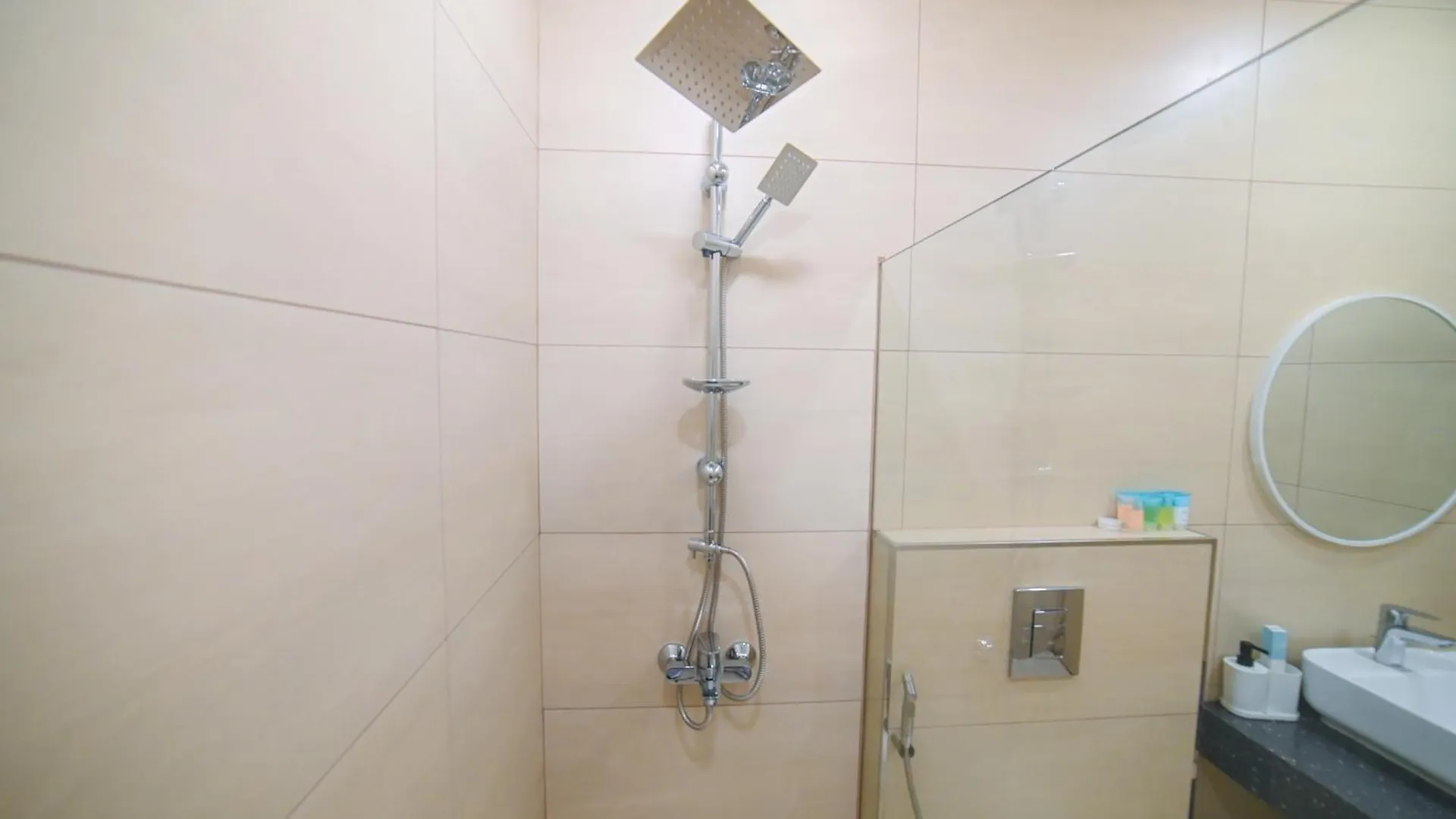 03 Diamond Jumeirah Garden City 1 2Br Apartment Dubai Förenade Arabemiraten